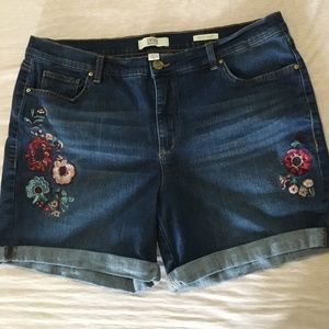 Vintage America Embroidered Shorts